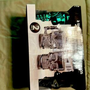 2 new skull mugs  17.6 oz each